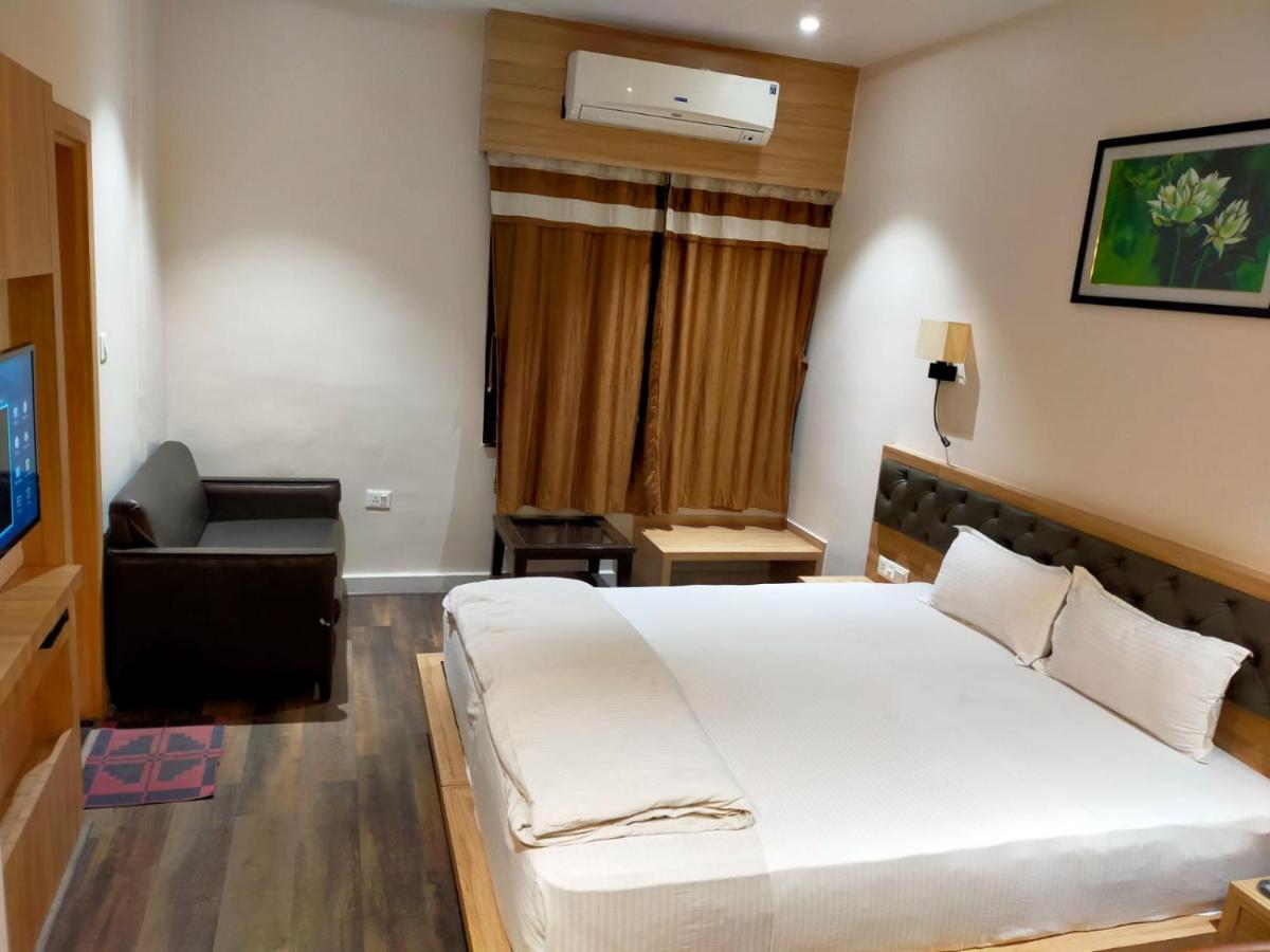Ojas Hotel & Resort Durgapur  Bagian luar foto