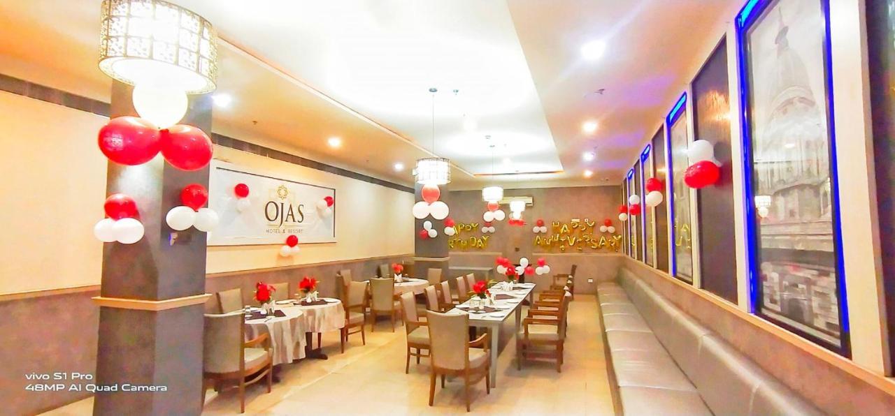 Ojas Hotel & Resort Durgapur  Bagian luar foto