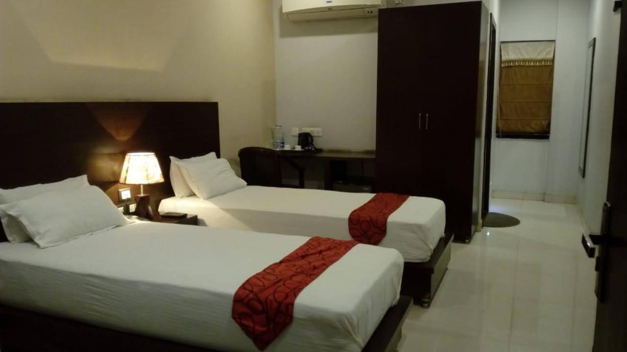 Ojas Hotel & Resort Durgapur  Bagian luar foto